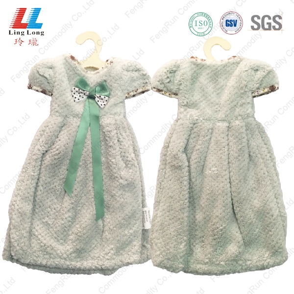 海东绿色裙子干手巾
